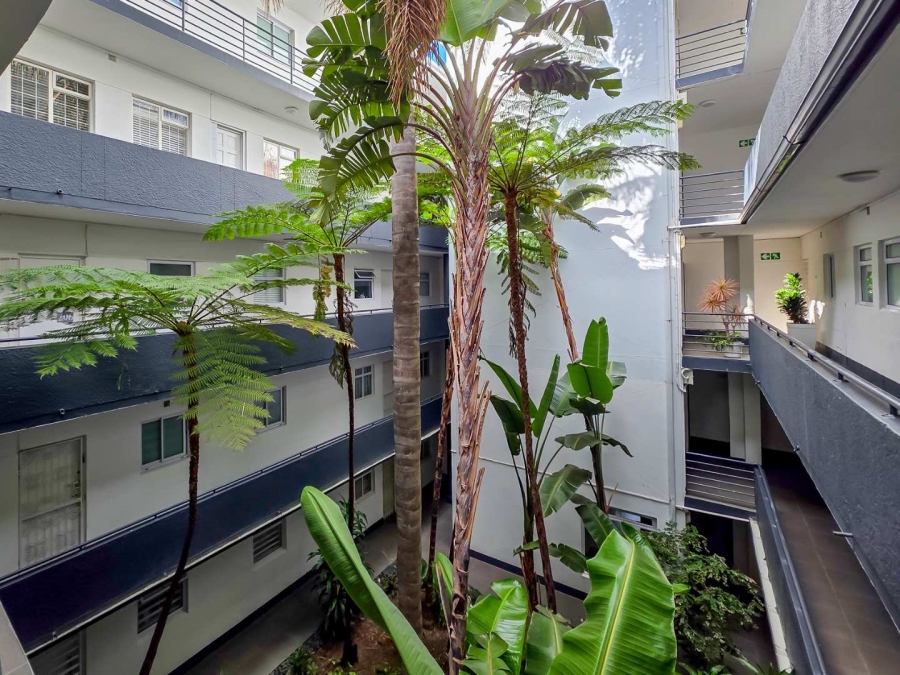 3 Bedroom Property for Sale in Sea Point Western Cape